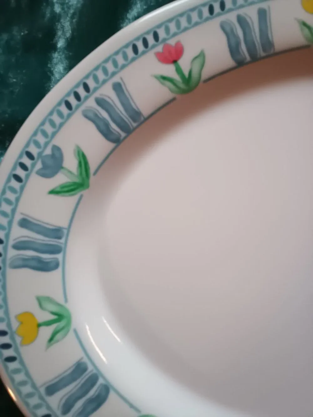 Tulip print melamine plates - set of 4